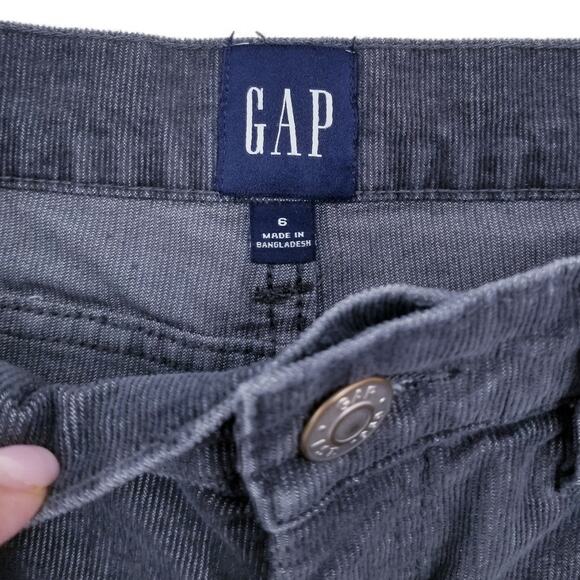 GAP Corduroy Afrayed Hem Shorts Gray Style #QLS09105 - Size 6 - Picture 4 of 6